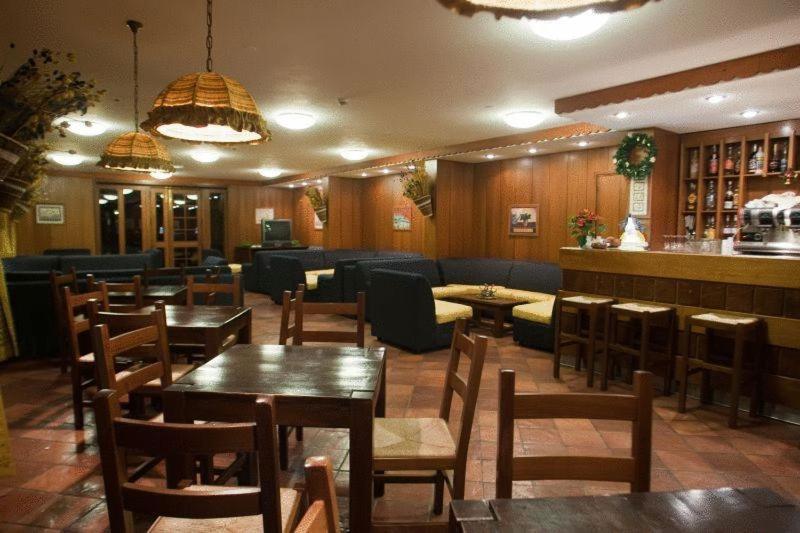 Hotel Ski Club I Cavalieri Rta Colle Colle Sestriere Exterior foto